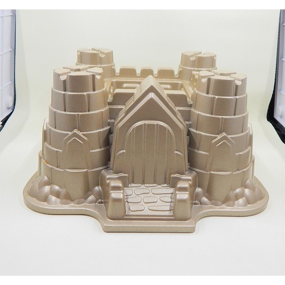 Nordic Ware Castle Bundt Party Cake Pan 10 Cup Heavy Duty Cast Aluminum - Picture 1 of 7